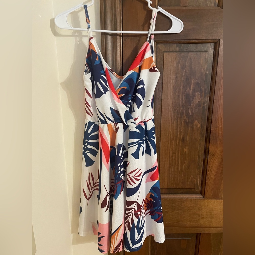 ✨2 for $10✨ Tropical Print Sleeveless Dress